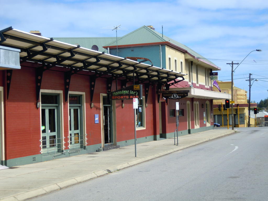 Moondyne Joe'S Hotell Fremantle Exteriör bild